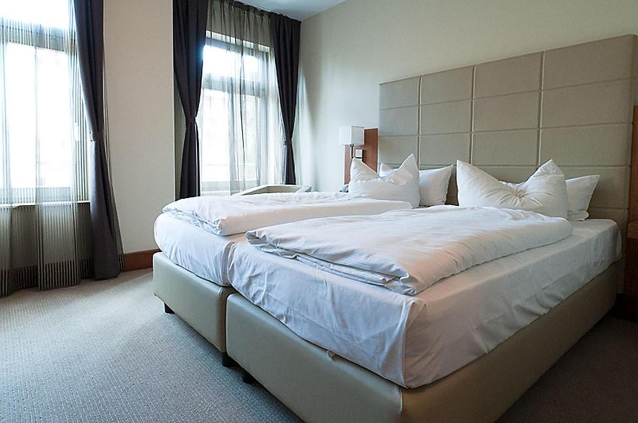 Hotel Am Blauen Wunder Dresde Exterior foto